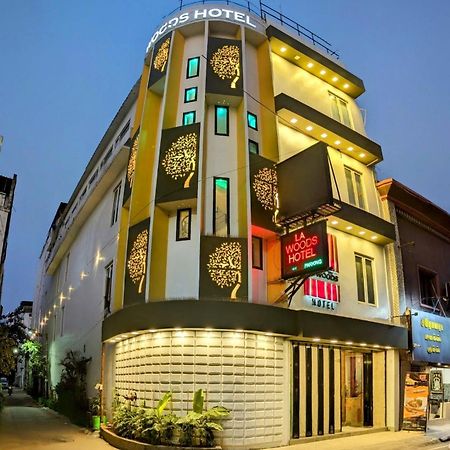La Woods Hotel Chennai Exterior foto