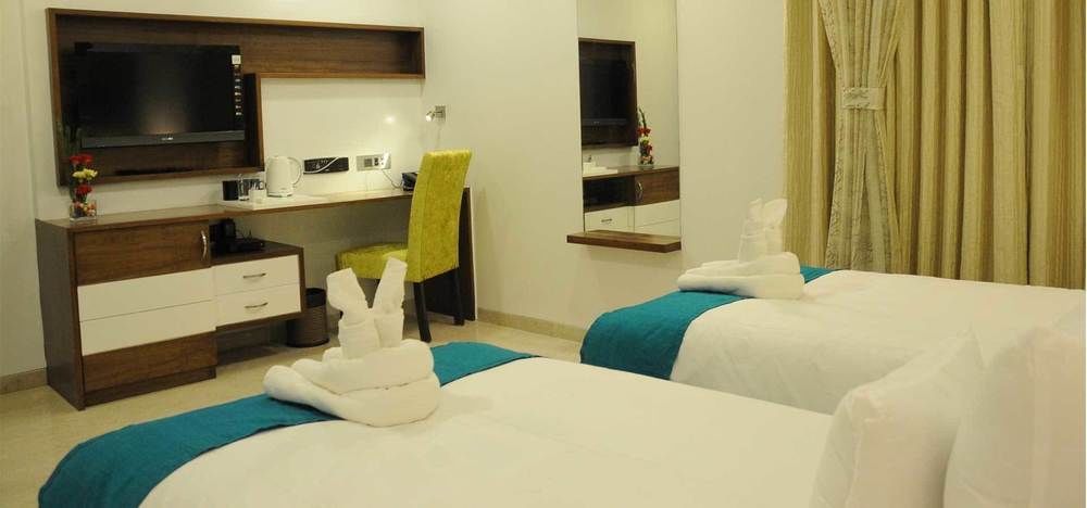 La Woods Hotel Chennai Exterior foto